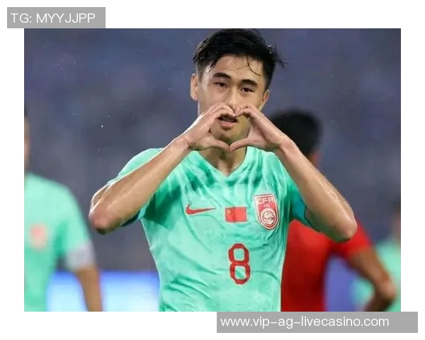 中国国家男子足球队奋勇拼搏追梦之旅展现青春力量与团队精神