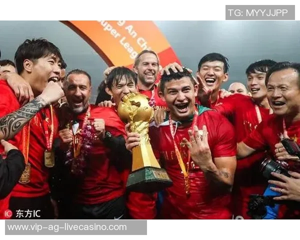 足协杯激战上港与恒大强强对决谁能笑到最后争夺冠军荣耀